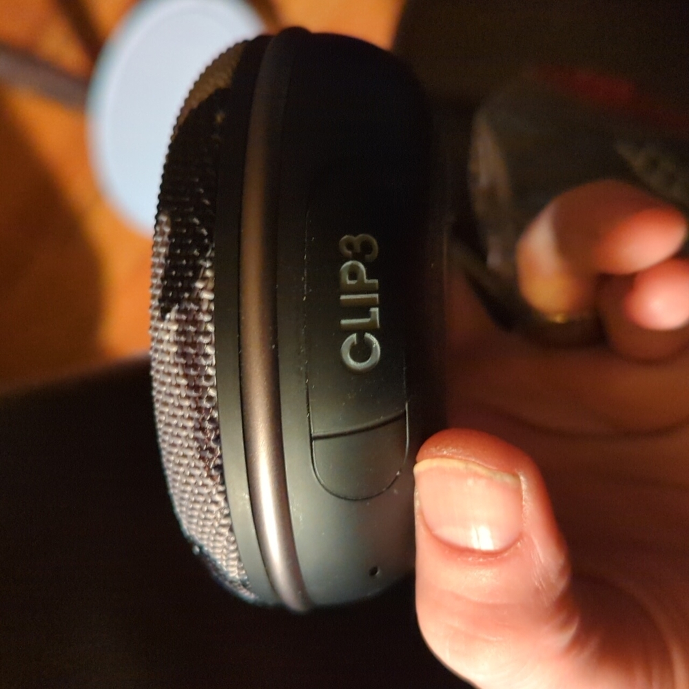 Water resistant speaker - Picture 2 of 3